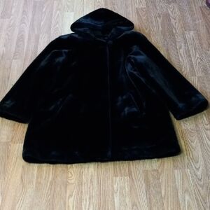 VINTAGE**Dennis Basso Luxurious Black Faux Fur Coat With Hood And Pockets